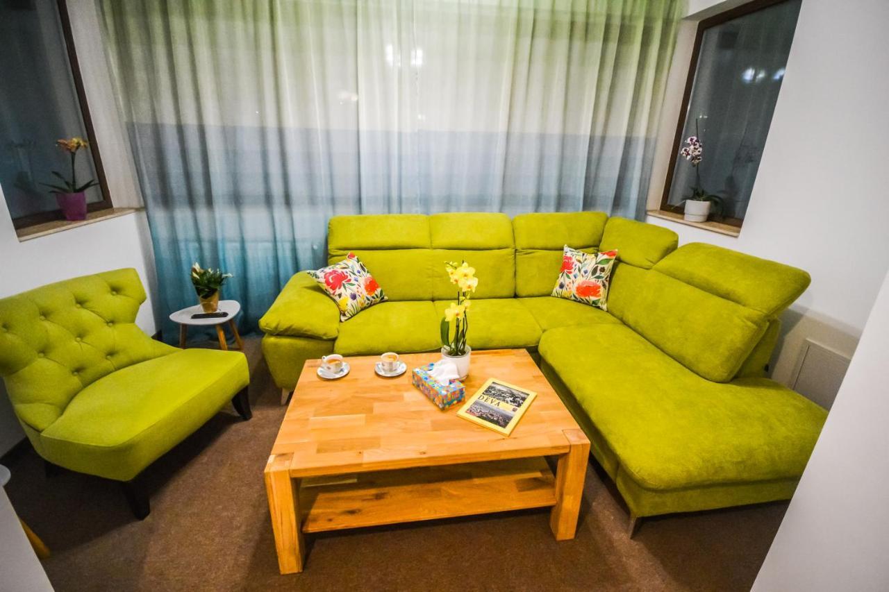 Отель Boutique House Дева Экстерьер фото