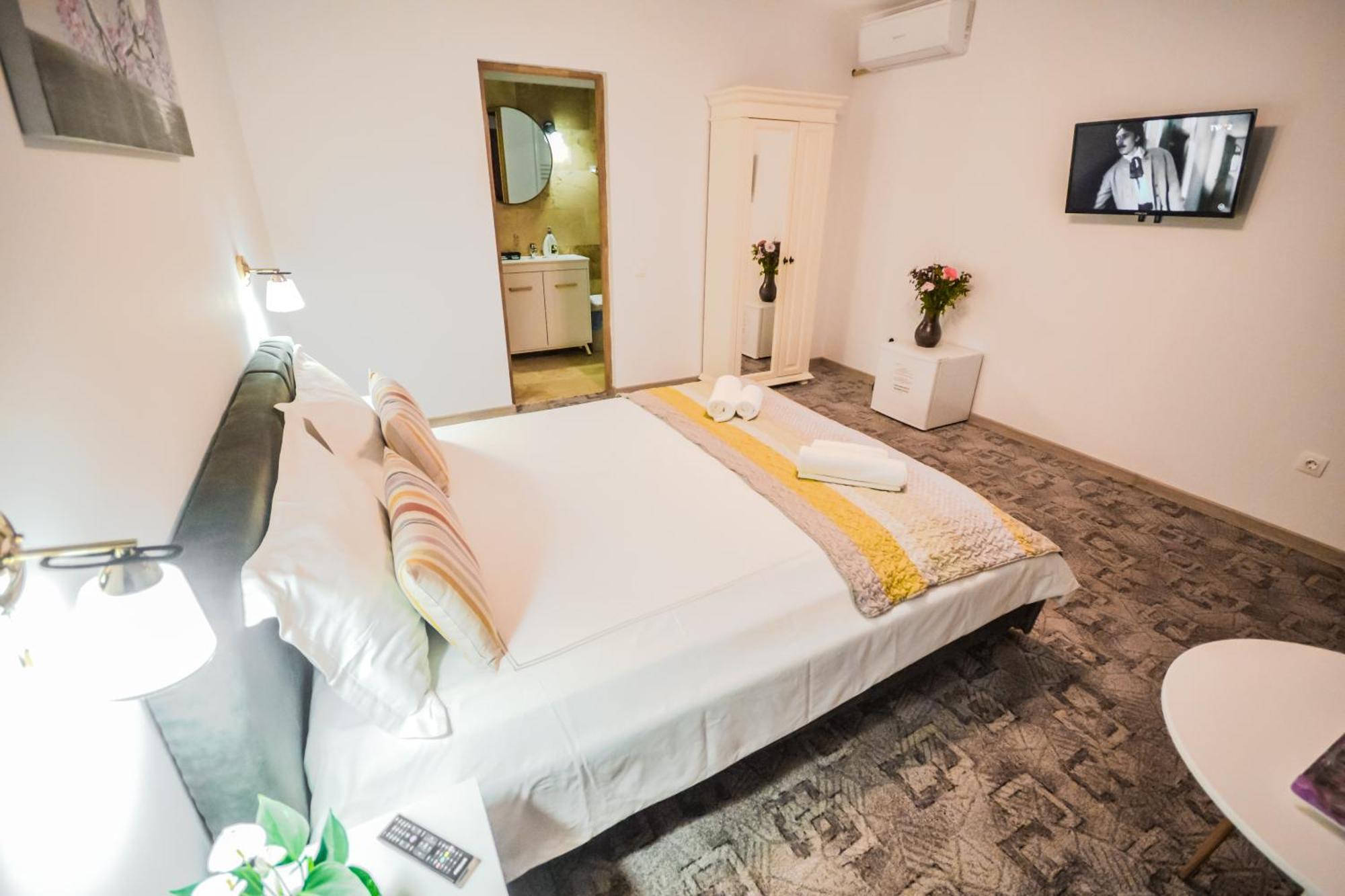 Отель Boutique House Дева Экстерьер фото
