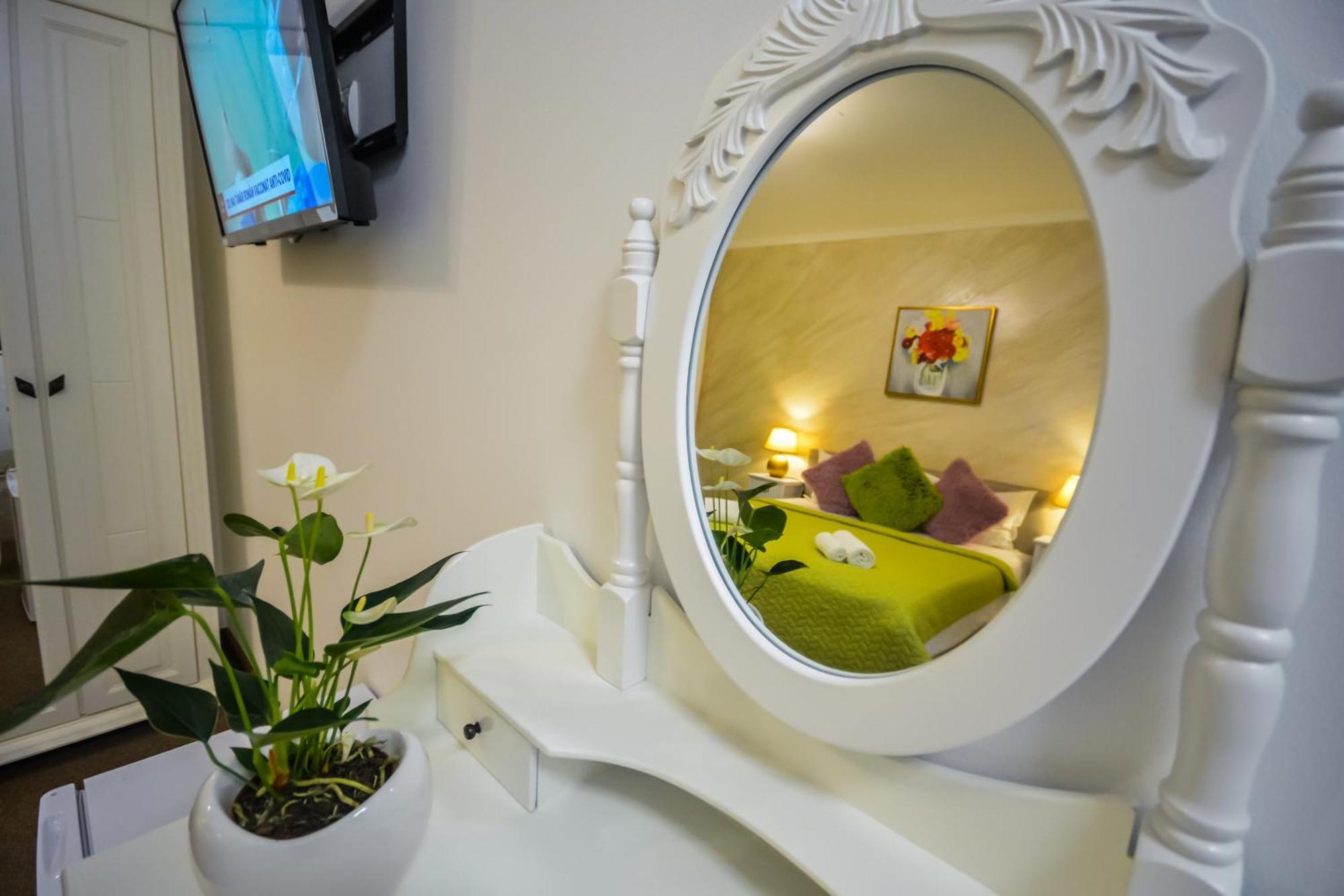 Отель Boutique House Дева Экстерьер фото